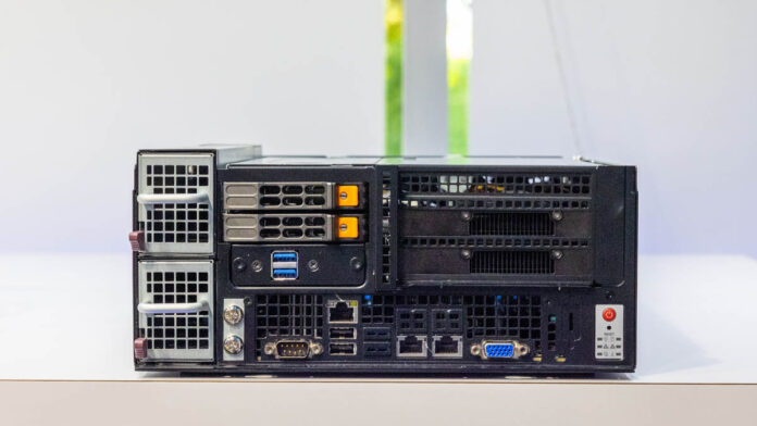 Supermicro SYS E403 14B FRN2T Front